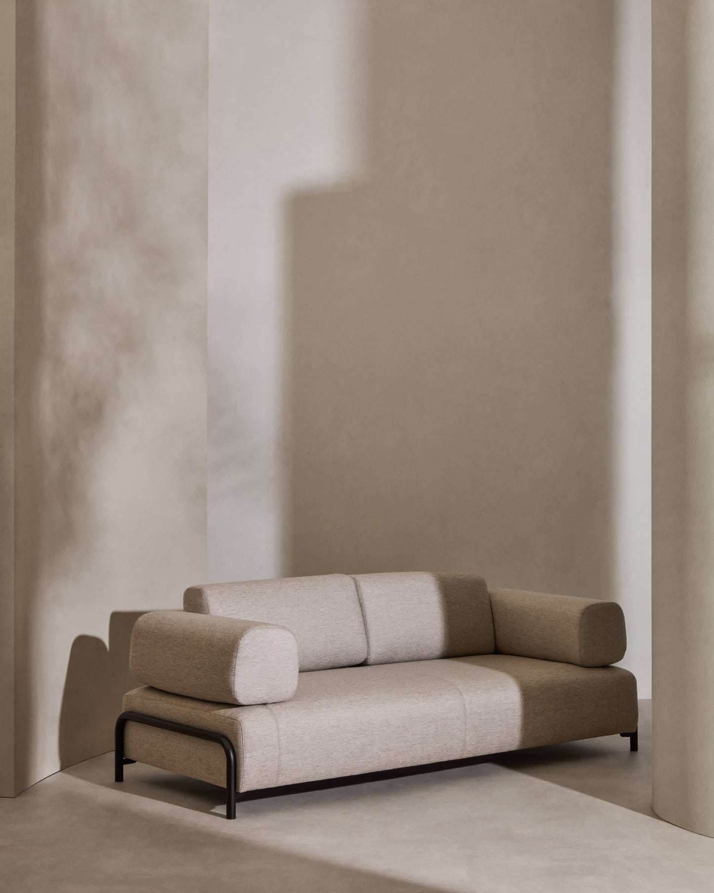 Divano Compo 3 posti in ciniglia beige e telaio metallico beige 232 cm