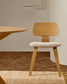 Sedia Gena in chenille beige struttura in impiallacciatura di rovere