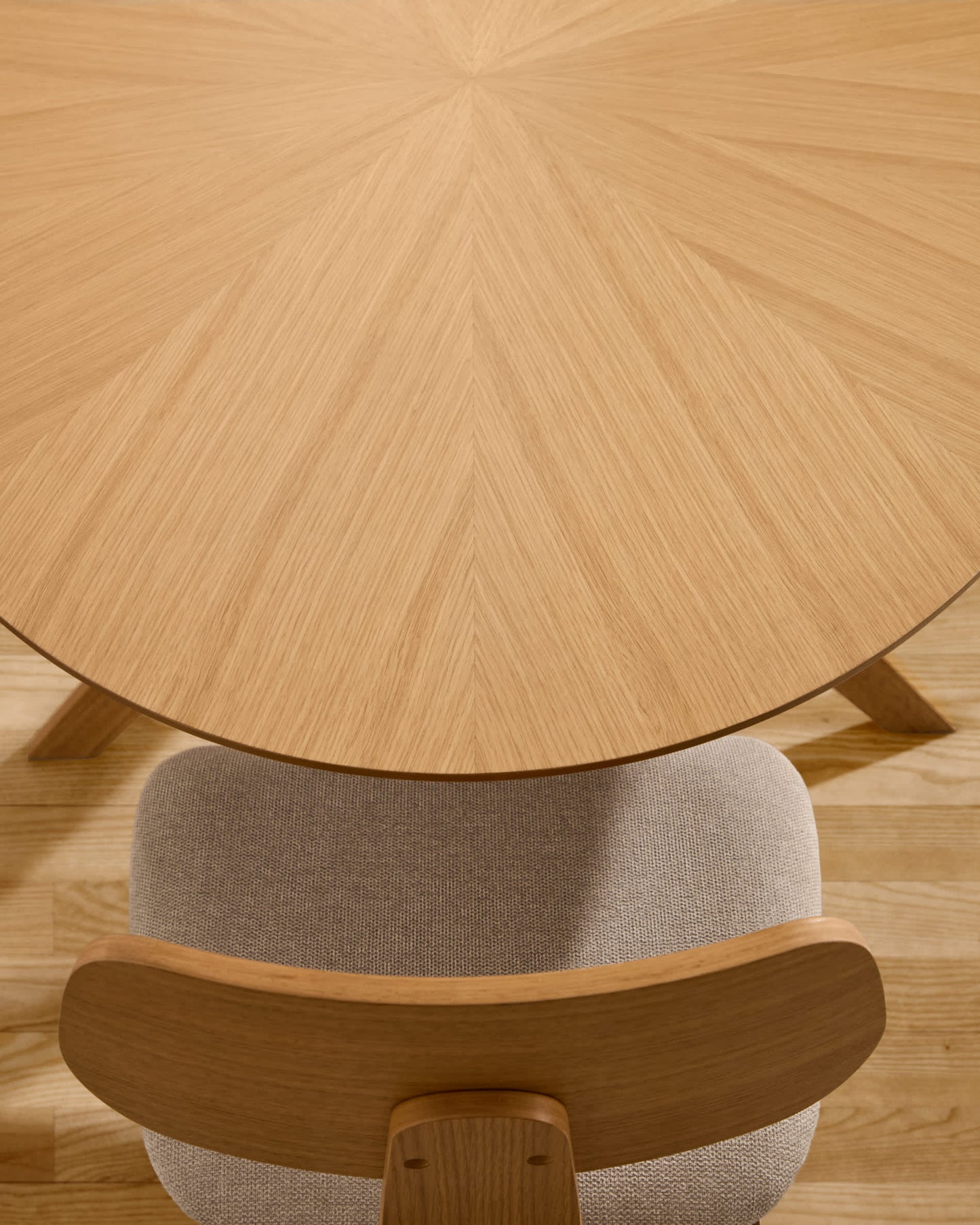 Tavolo Naanim in impiallacciatura di rovere 180 x 110 cm
