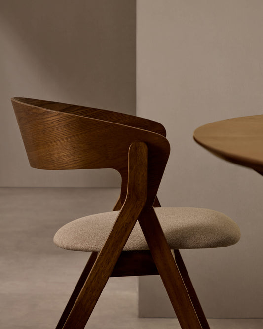 Sedia Godia in impiallacciato di frassino e legno massello di hevea finitura wengé e ciniglia beige