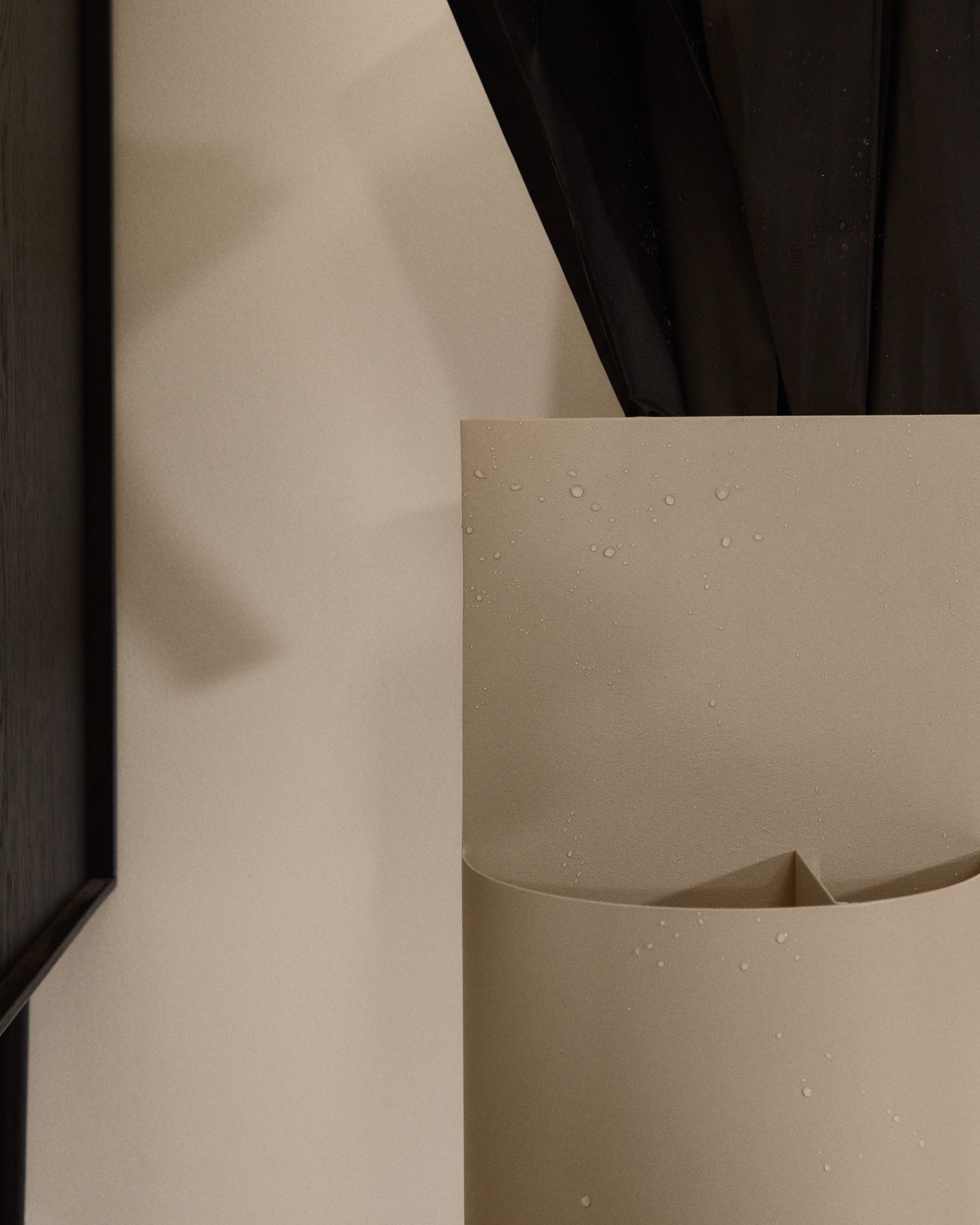 Portaombrelli piccolo Atin in metallo beige