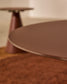 Tavolino Wilshire in vetro temperato smerigliato e acciaio verniciato terracotta satinato Ø 80cm