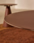 Tavolino Wilshire in vetro temperato smerigliato e acciaio verniciato terracotta satinato Ø 80cm
