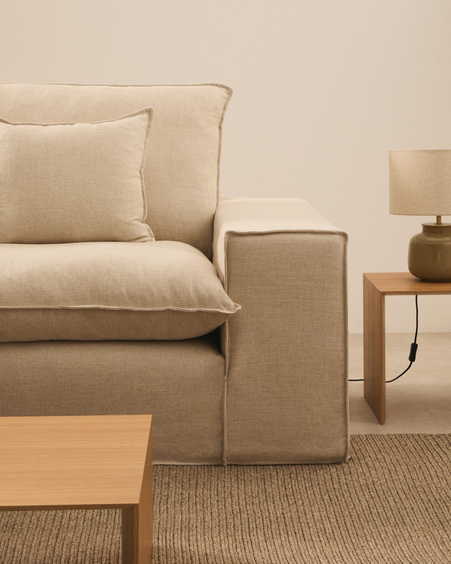 Divano sfoderabile Anarela 2 posti con cuscini di lino beige 240 cm