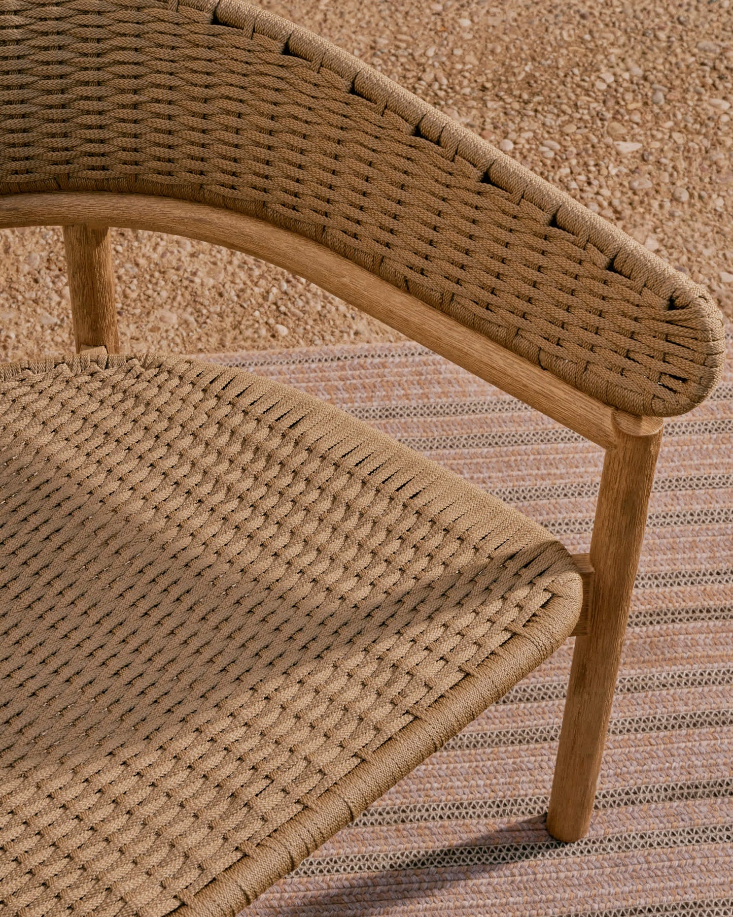 Divano a 3 posti Arinella in legno massiccio di acacia con finitura naturale e corda beige 167 cm