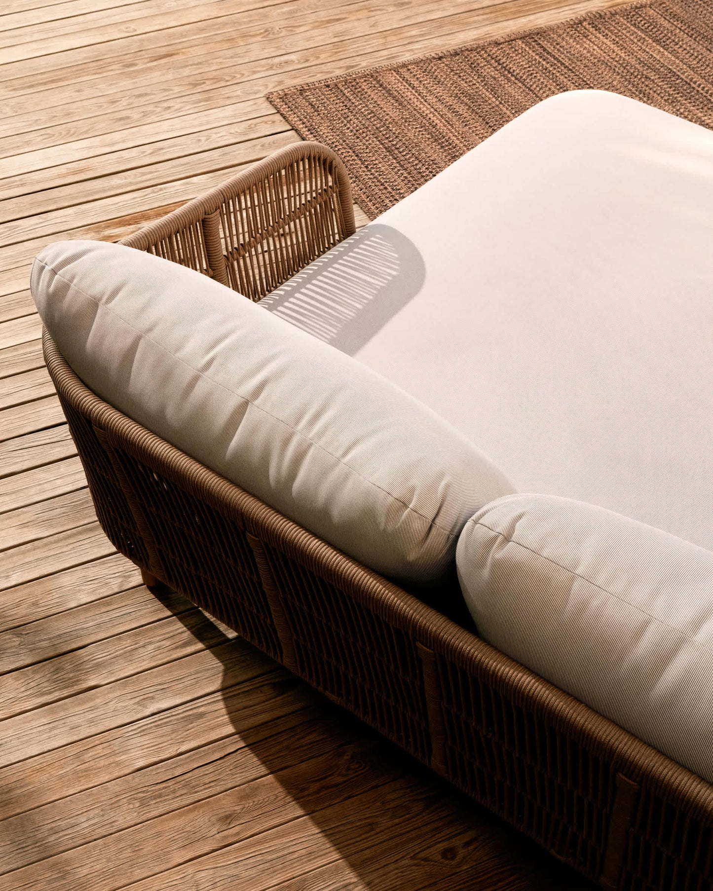 Lettino doppio Catalina in corda beige e 100% legno massiccio di acacia