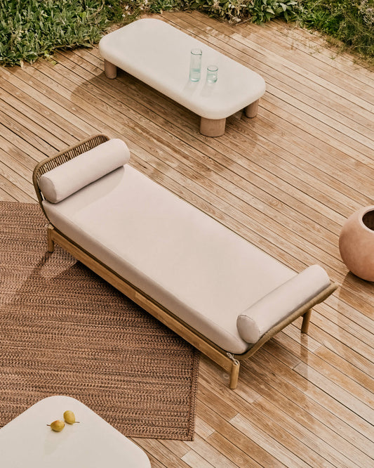 Lettino Catalina beige in corda e legno massiccio di acacia FSC 100%