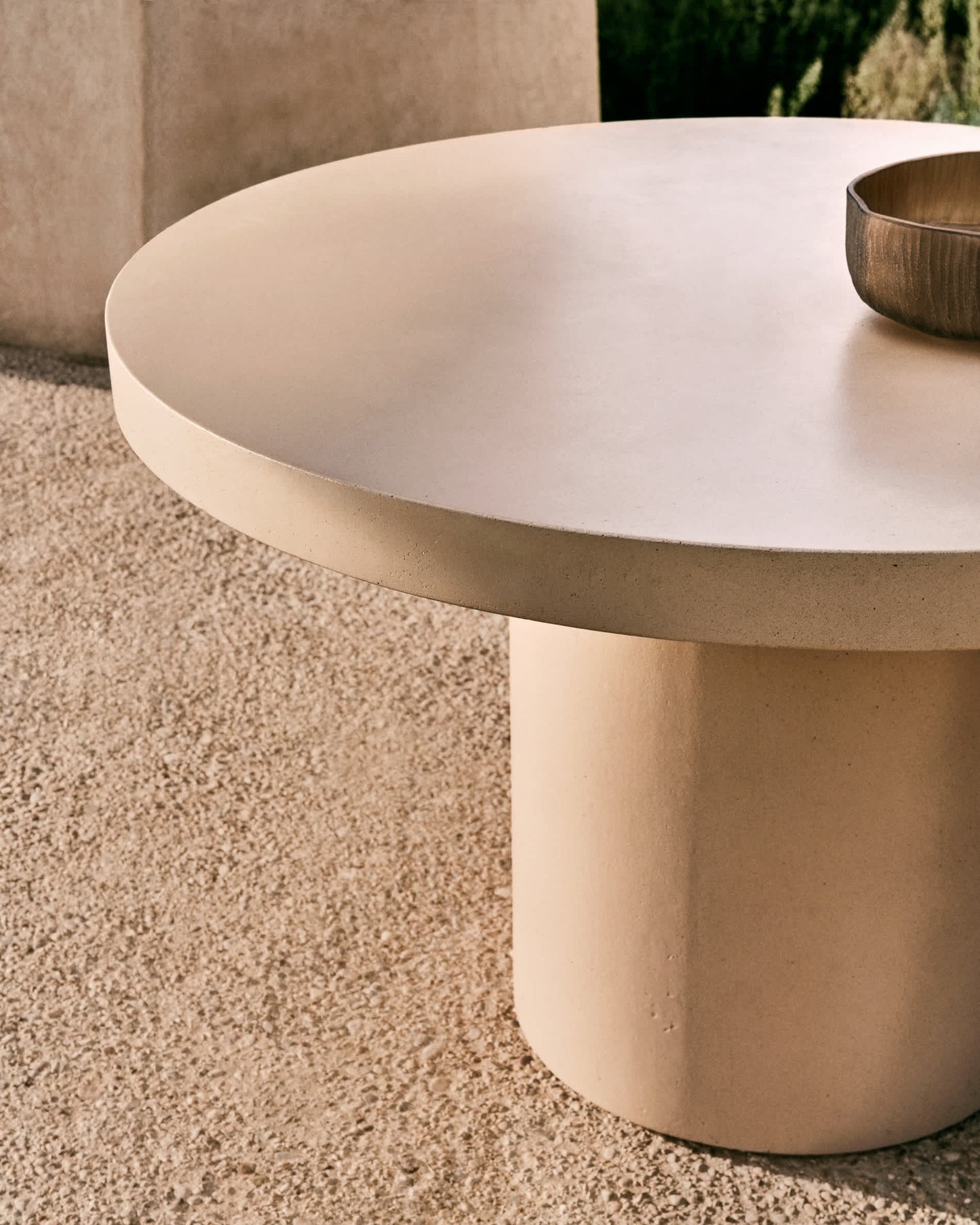 Tavolo rotondo Aiguablava in cemento beige Ø 120 cm