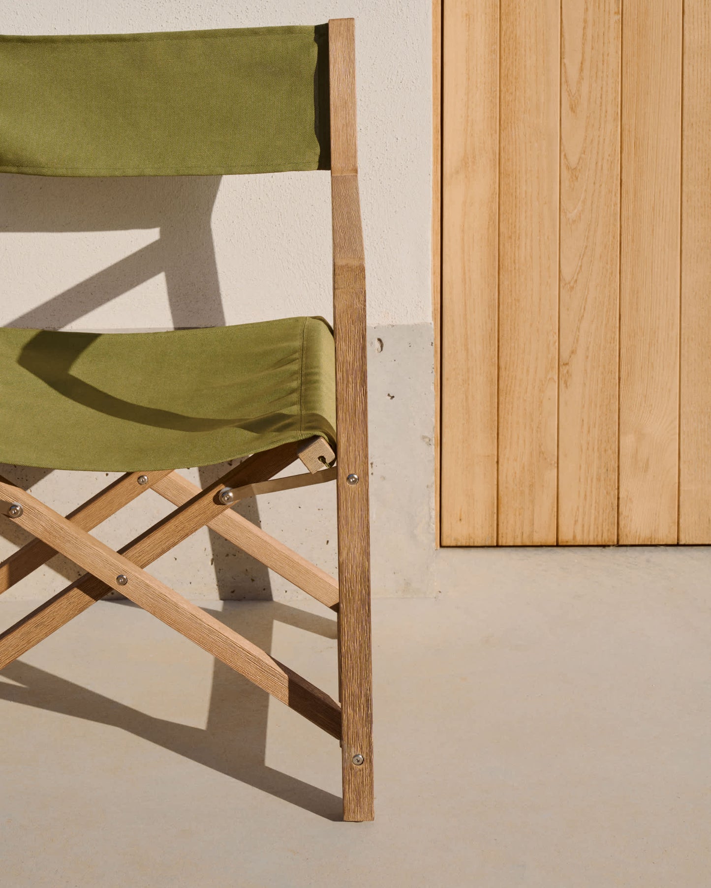 Sedia pieghevole da esterno Vilara verde in legno massiccio di acacia