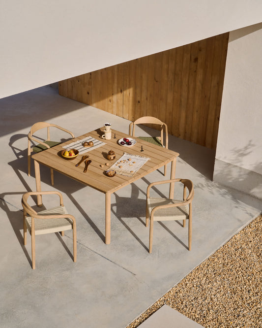 Tavolo Sori in legno massiccio di acacia 135 x 135 cm