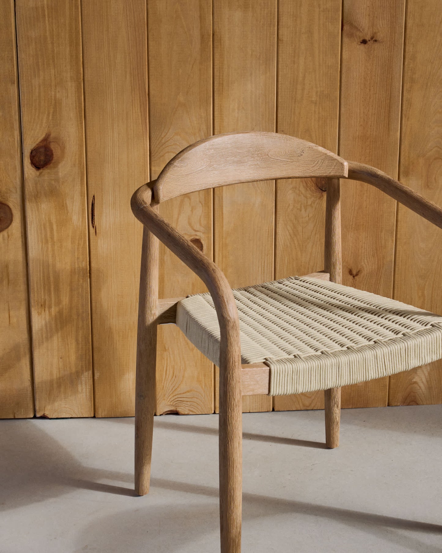 Sedia Nina in legno massiccio di acacia e corda ecrù