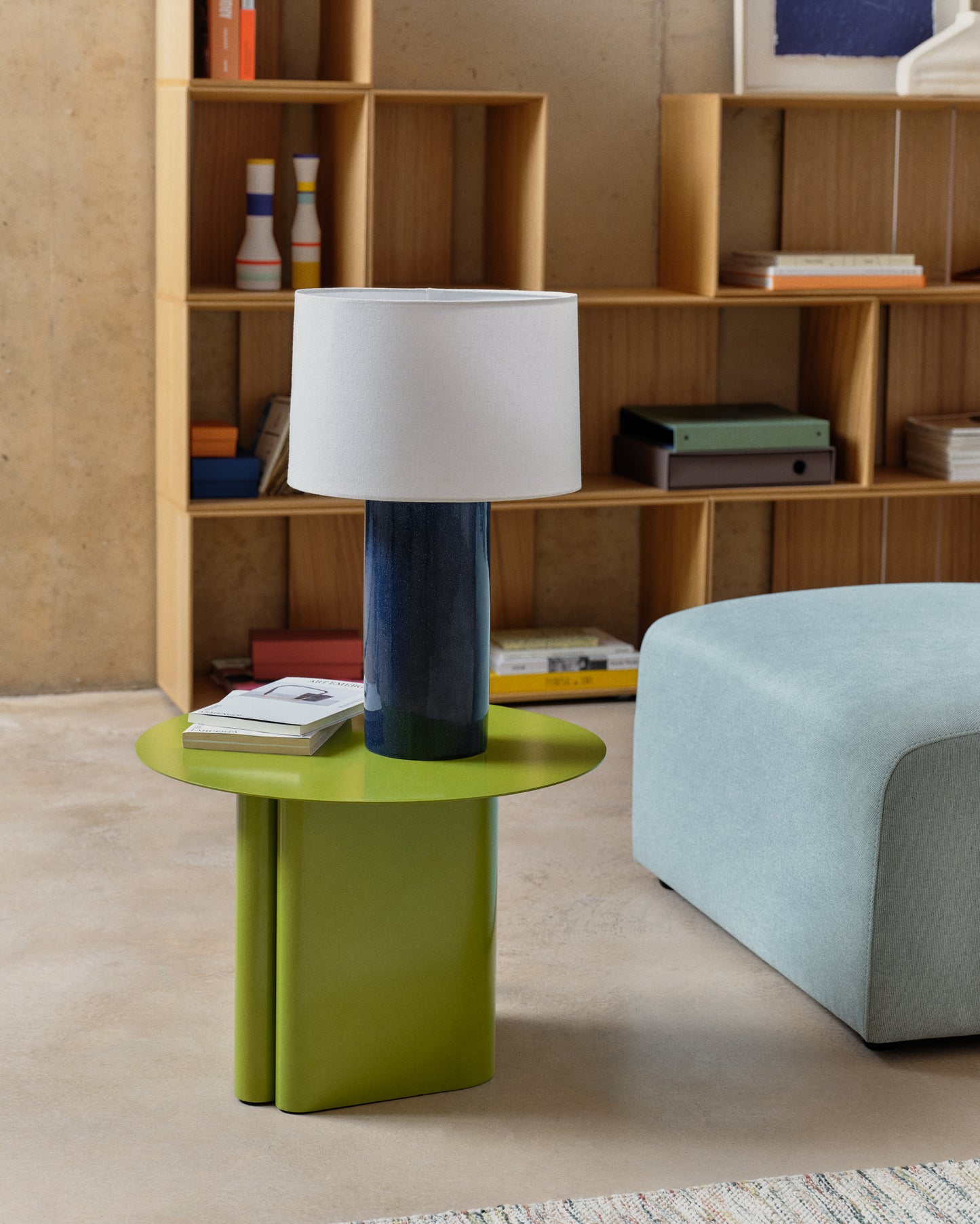 Lampada da tavolo Toneric in ceramica con finitura blu e cotone
