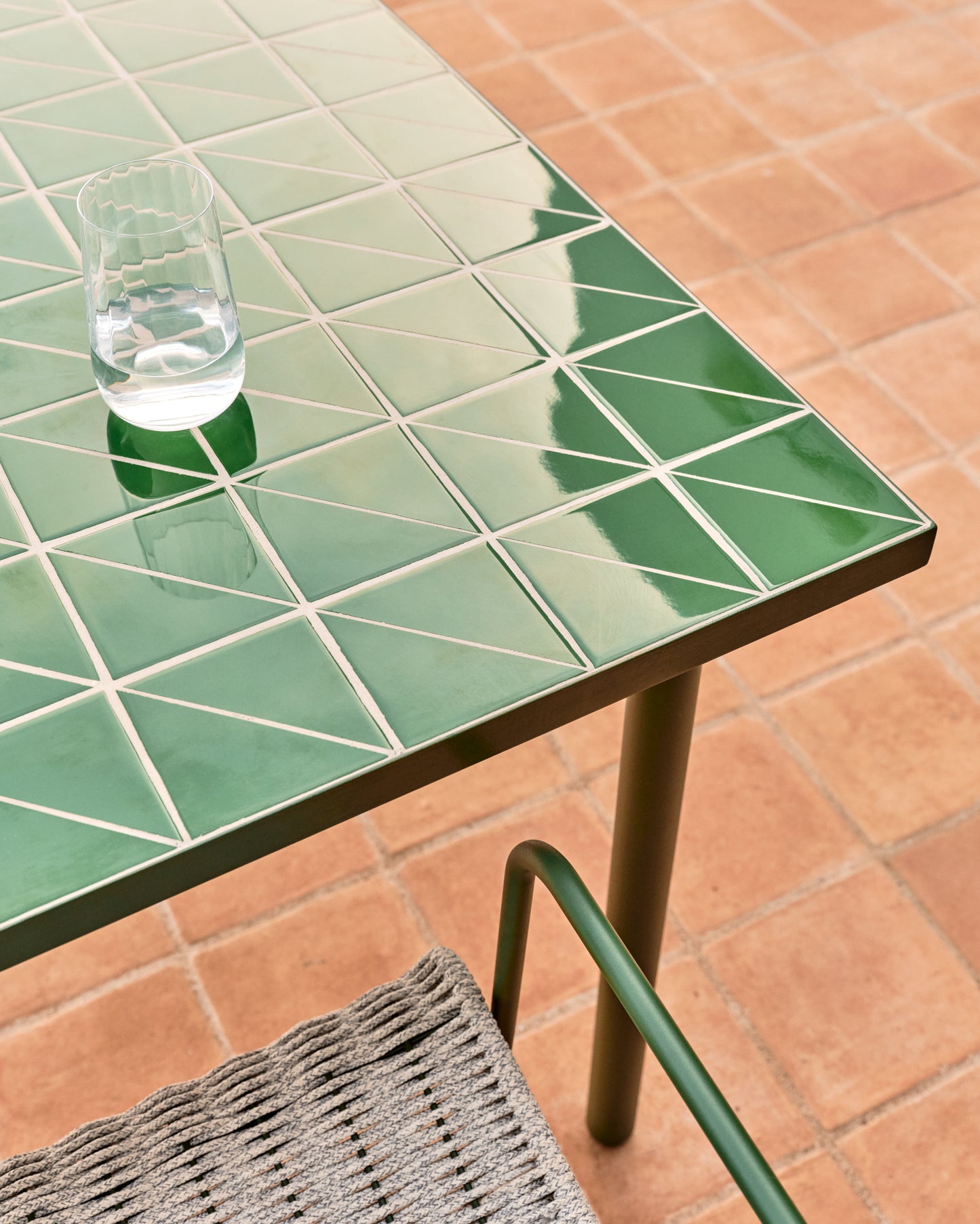 Tavolo da esterno Maurina in acciaio zincato e piastrelle verdi 223 x 101 cm