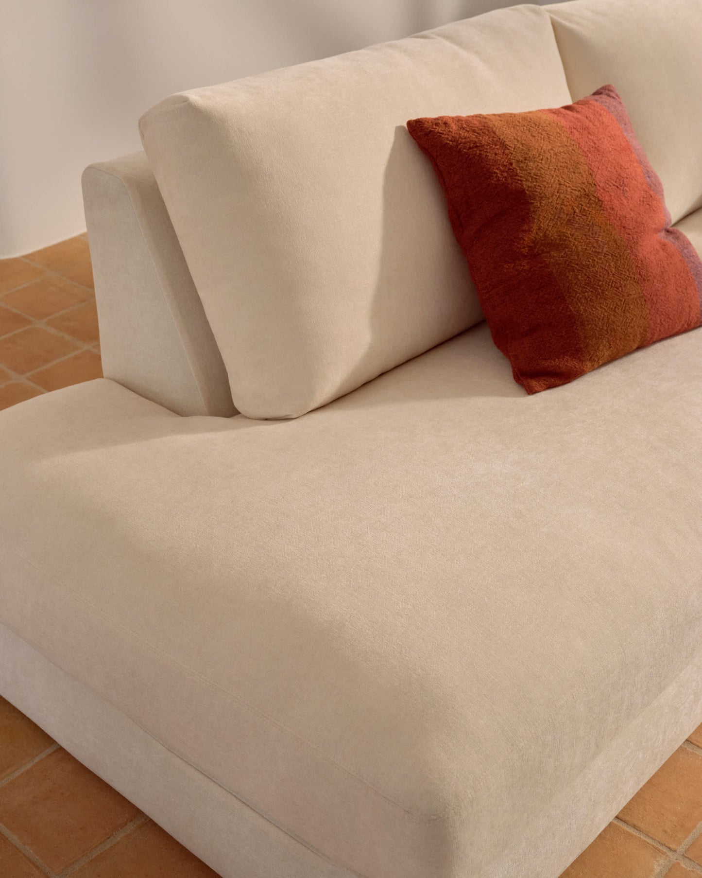 Divano modulare Alea 5 posti sfoderabile in ciniglia chaise longue destra écru 340 cm