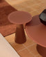 Tavolino d’appoggio Wilshire in vetro temperato smerigliato e acciaio verniciato terracotta satinato Ø30cm
