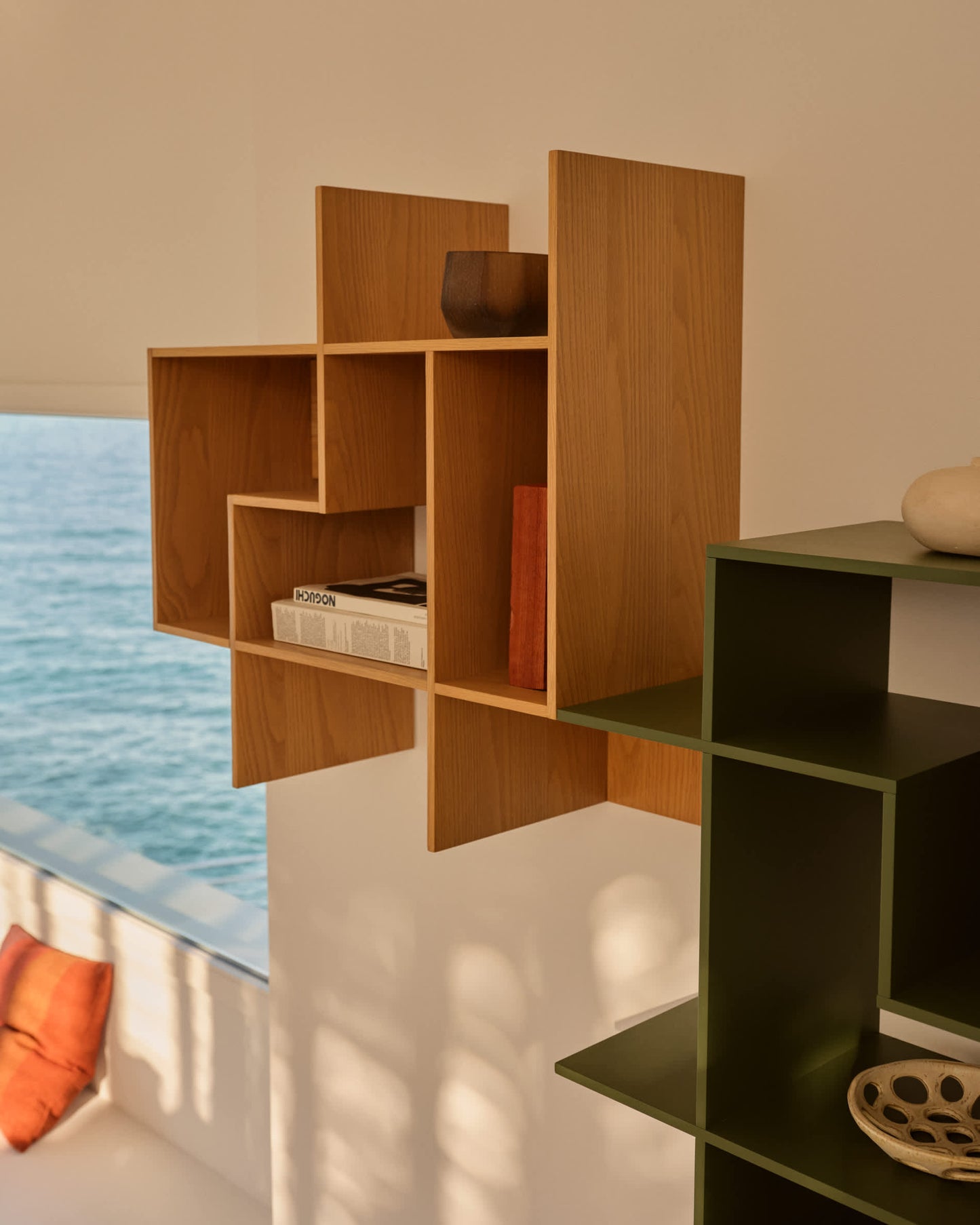 Scaffalatura modulare Ina in impiallacciatura di rovere con finitura in tono naturale 80x80 cm