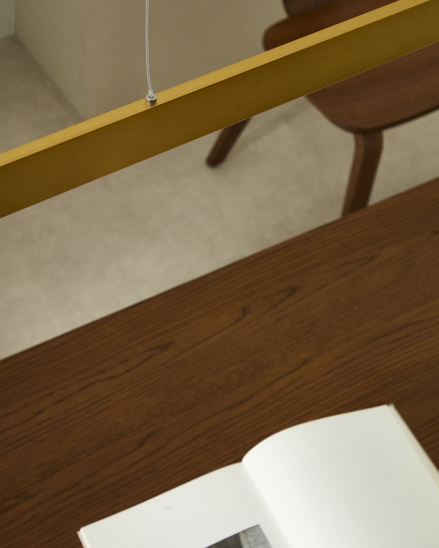 Lampada da soffitto Boadella in alluminio con finitura verniciata oro