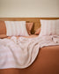 Letto Alguema con impiallacciatura in rovere e finitura naturale per materasso 180 x 200 cm