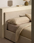 Letto con contenitore apribile Nahiri in ciniglia beige per materasso 180 x 200 cm