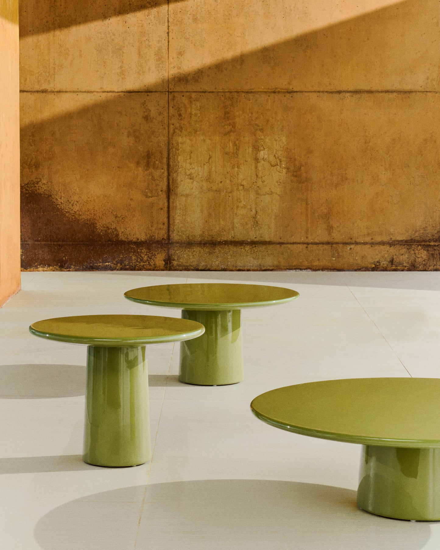 Tavolino da salotto Albanella in cemento con finitura verde lucido Ø 85 cm