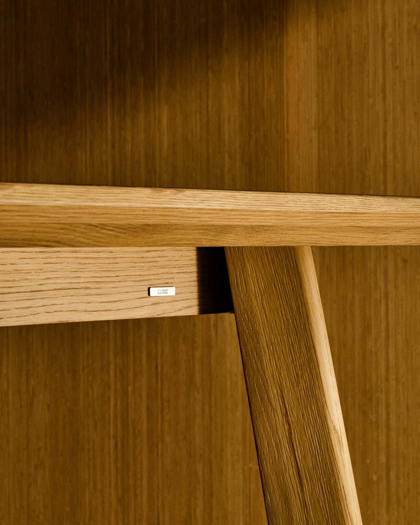 Tavolo Idun in legno impiallacciato e massello di rovere con finitura in tonalità naturale FSC Mix Credit 220 x 100 cm