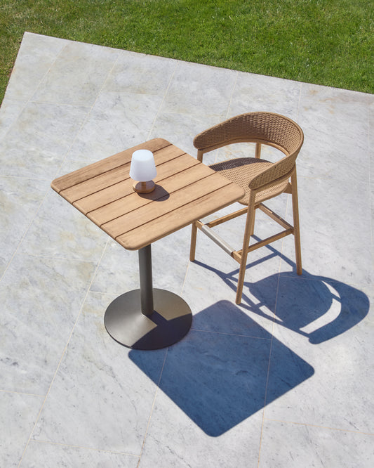 Tavolo alto da esterno Esilda con piano in acacia FSC 100% 80 x 80 cm e base in acciaio verde Ø 55 x 96 cm