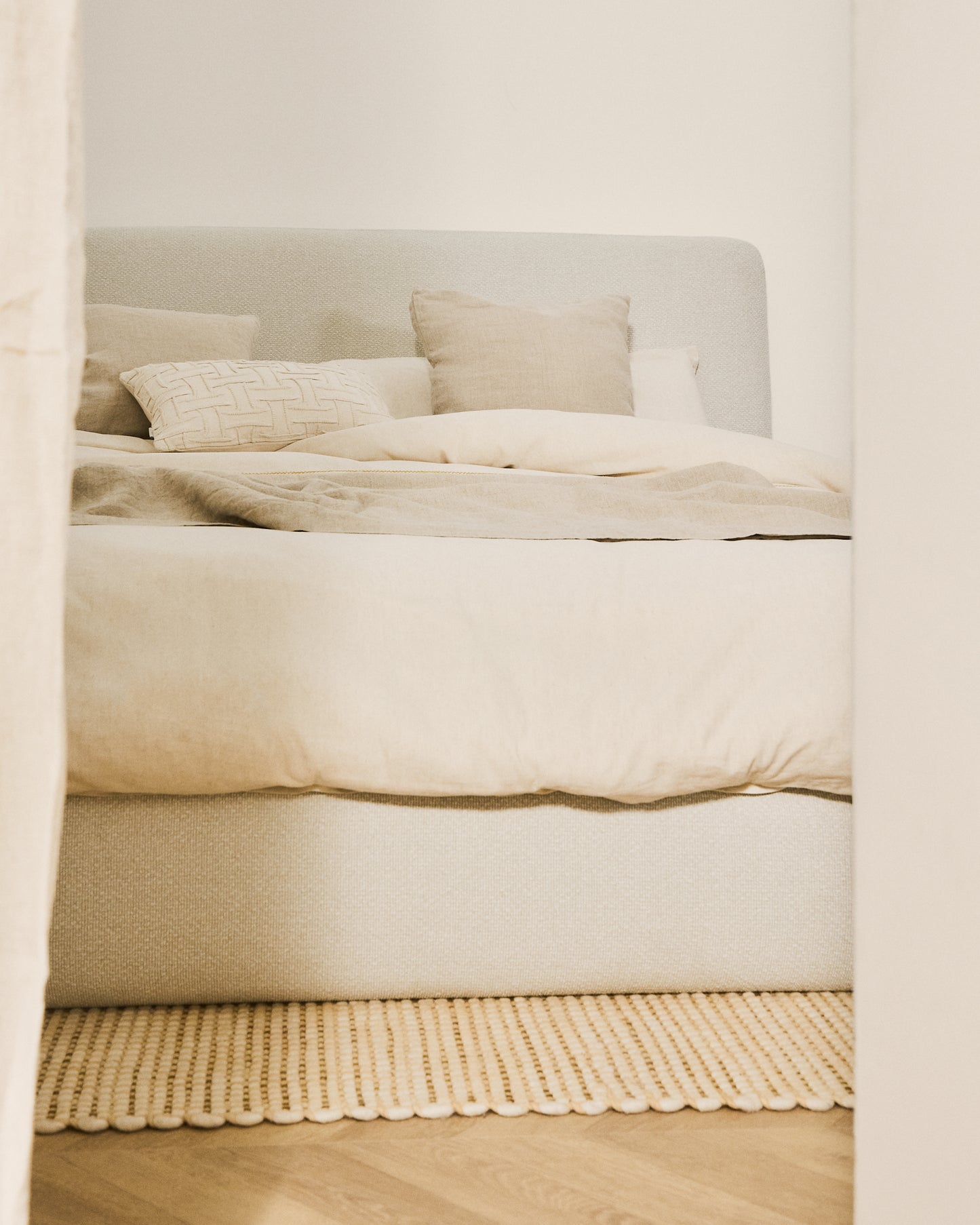 Letto sfoderabile Martina in ciniglia écru per materassi 180 x 200 cm