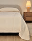 Letto sfoderabile Odina bouclé écru con gambe in frassino massiccio con finitura in tonalità naturale per materasso da 160 x 200 cm