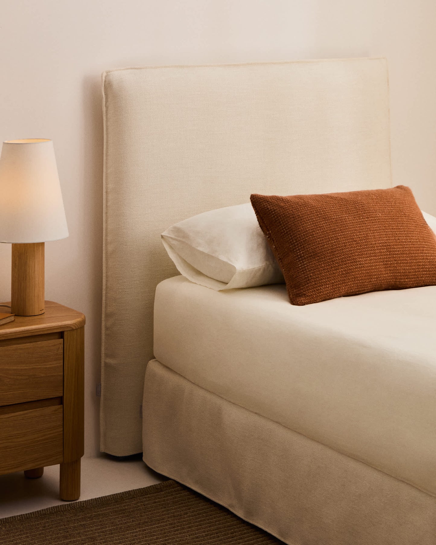 Testiera sfoderabile Jaira in ciniglia bianca per letto fino a 90 cm FSC Mix Credit