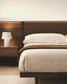 Letto Norlen con 2 comodini in impiallacciatura di noce con finitura scura e luce LED per materasso 180 x 200 cm