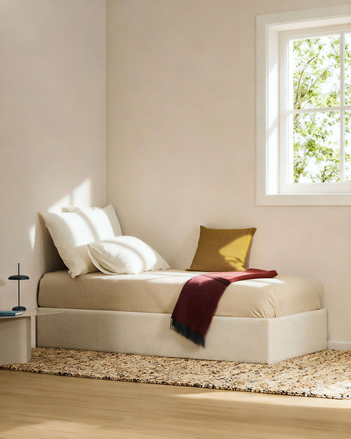 Letto contenitore sfoderabile Nelzi in ciniglia écru per materasso da 90 x 200 cm FSC 100%