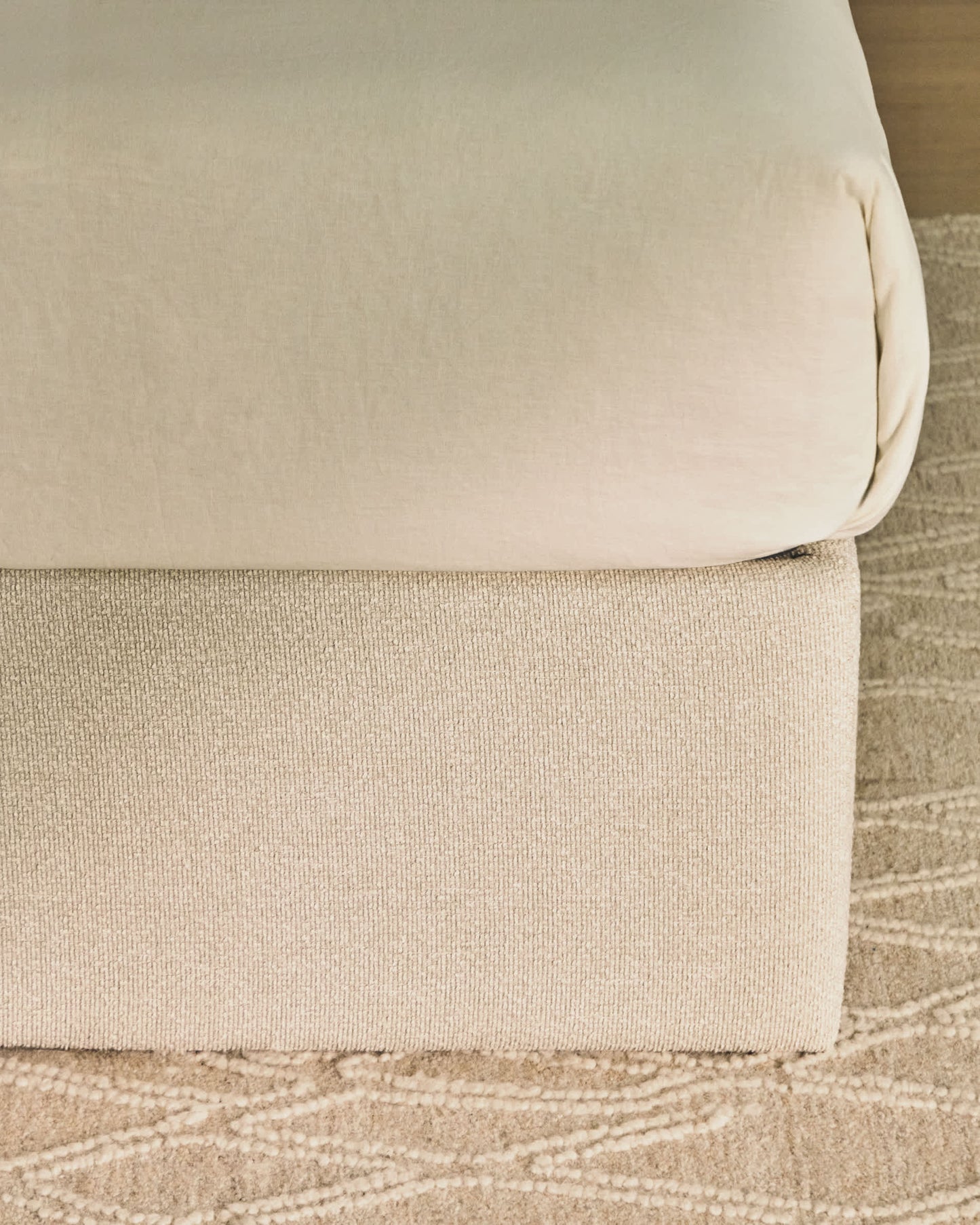 Letto contenitore sfoderabile Nelzi in ciniglia écru per materasso da 160 x 200 cm FSC 100%