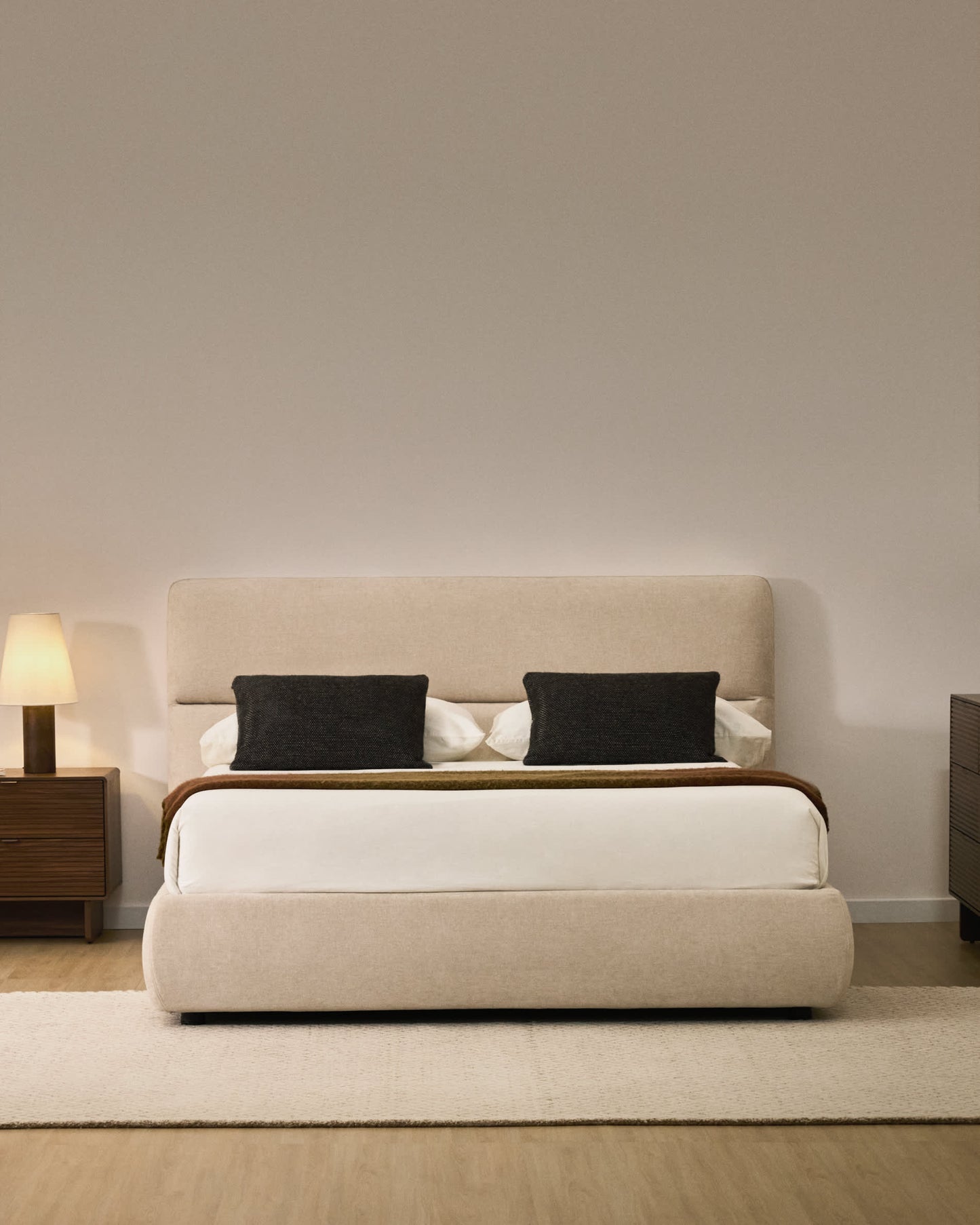 Letto sfoderabile Dafra in ciniglia beige con contenitore apribile per materasso 160 x 200 cm