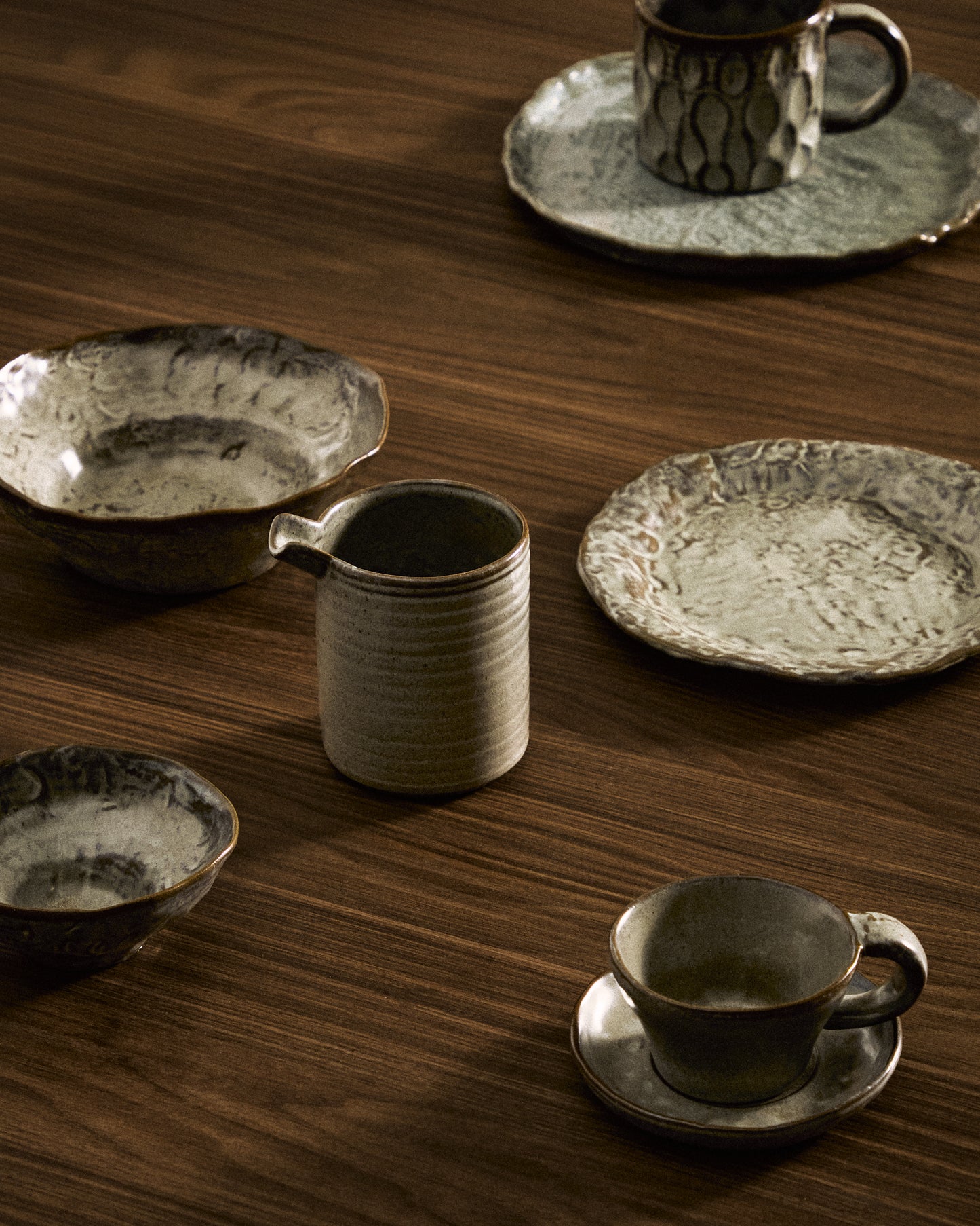 Piatto fondo Alenia in ceramica grigia