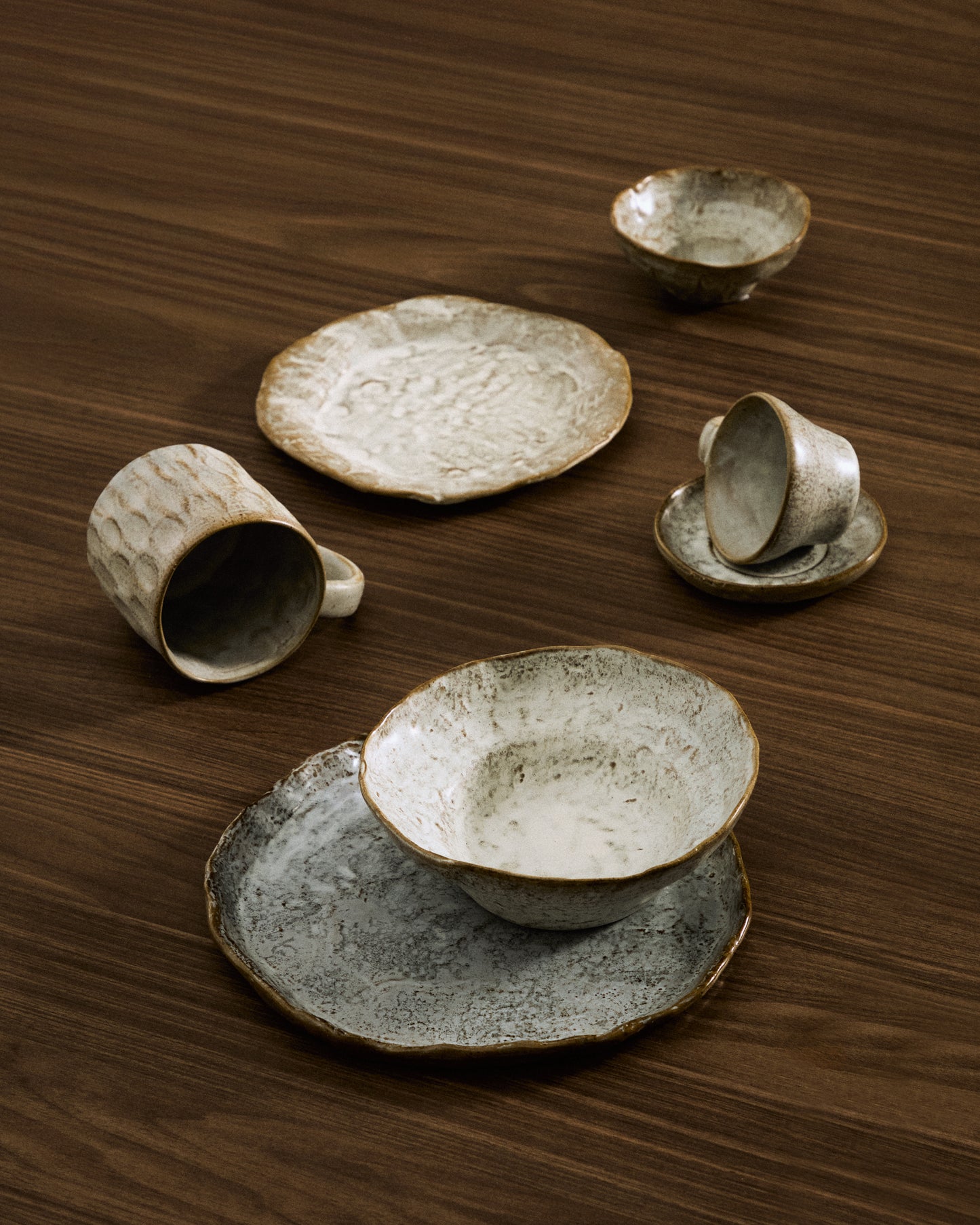 Piatto fondo Alenia in ceramica marrone