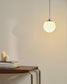 Lampada da soffitto Brisia in metallo con finitura nera e 1 sfera in vetro satinato Ø 15 cm