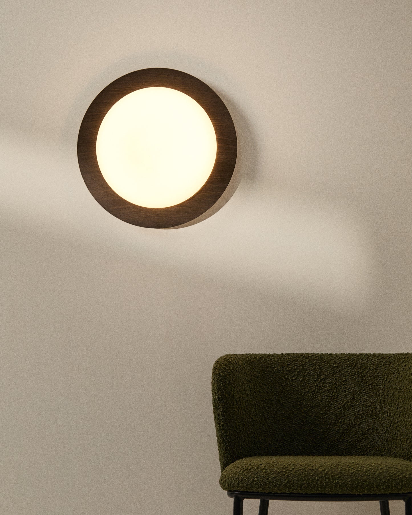 Plafoniera Novae in acciaio spazzolato effetto legno scuro e vetro satinato Ø 40 cm