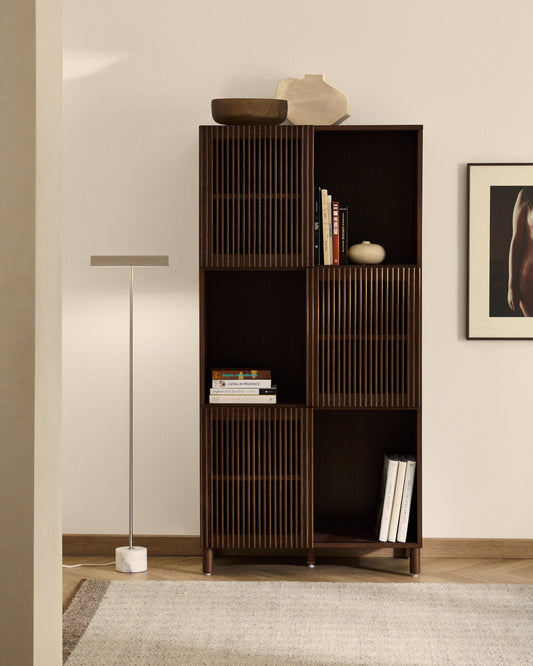 Scaffalatura Beyla in impiallacciato e legno massiccio di frassino con finitura noce 84,5 x 170 cm
