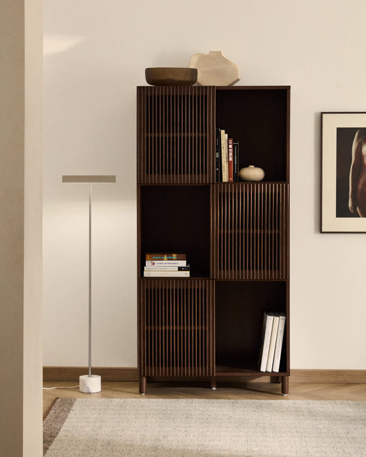 Scaffalatura Beyla in impiallacciato e legno massiccio di frassino con finitura noce 84,5 x 170 cm
