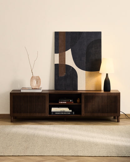 Mobile TV Beyla a 2 ante in impiallacciato e legno massiccio di frassino con finitura tono noce 180 x 49,5 cm