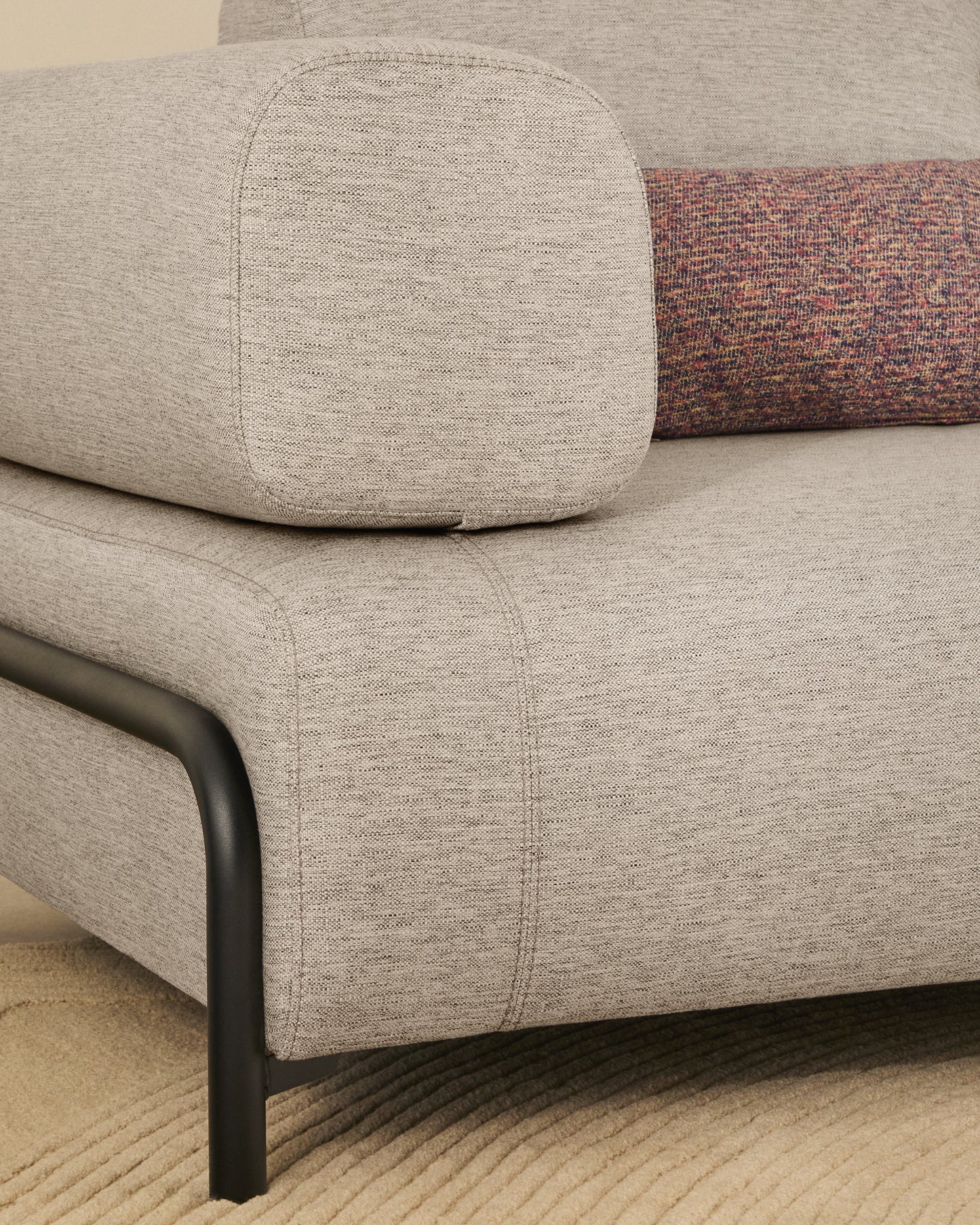 Divano Compo 2 posti beige grigiastro e struttura in metallo nero 200 cm