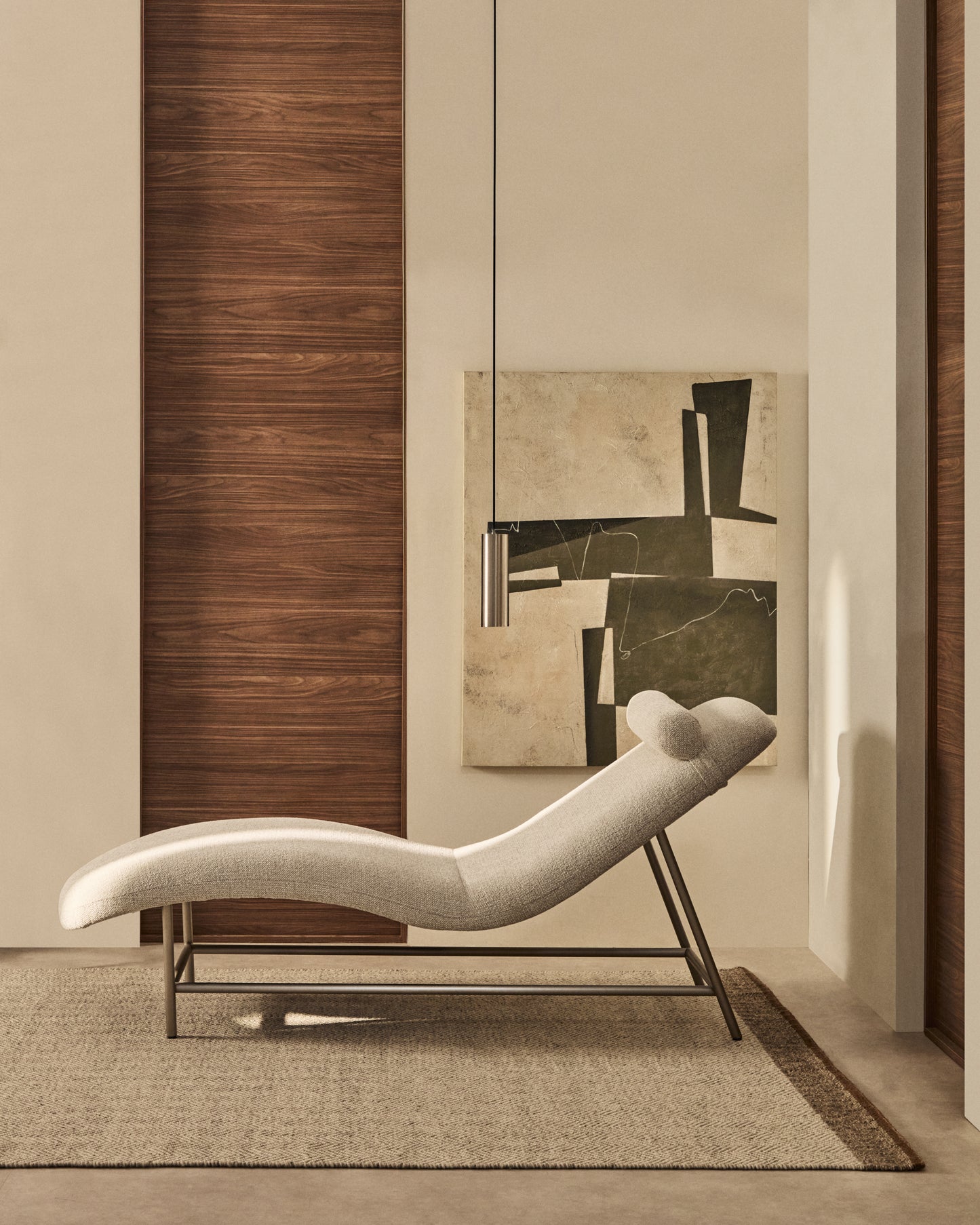 Divano Osla in ciniglia beige con gambe in acciaio inox spazzolato 175 cm