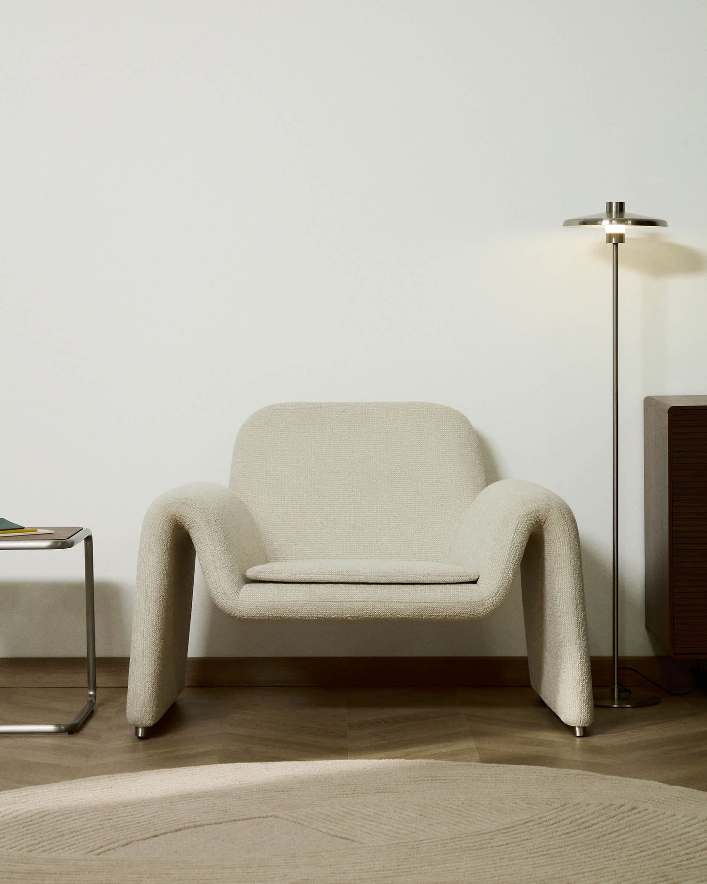 Poltrona Melvia in ciniglia beige