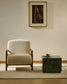 Poltrona Sylo in ciniglia beige e legno massiccio di frassino con finitura color noce