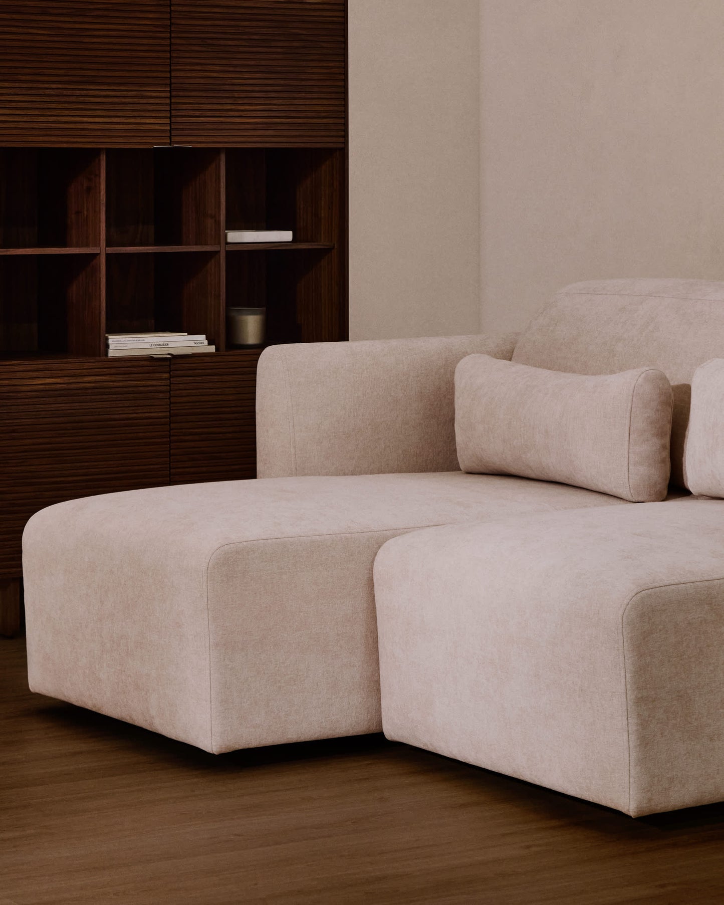 Divano Lares 2 posti con sedute scorrevoli motorizzate e poggiatesta reclinabile in ciniglia beige 180 cm