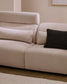 Divano Lares 5 posti con sedute scorrevoli motorizzate e poggiatesta reclinabile in ciniglia beige 335 cm