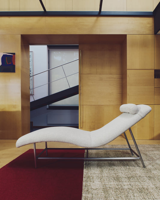 Divano Osla in ciniglia beige con gambe in acciaio inox spazzolato 175 cm