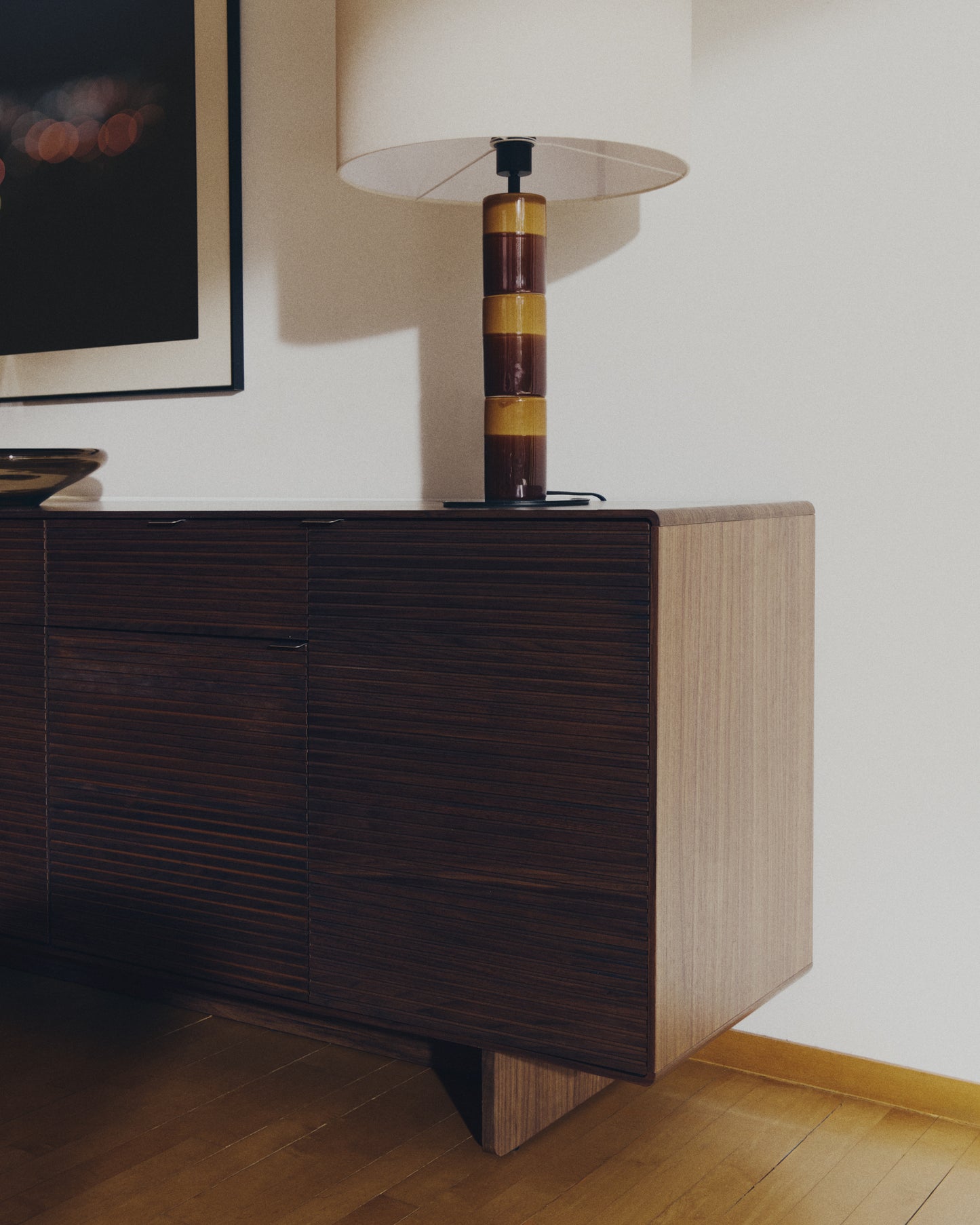 Credenza Norlen 4 ante e 2 cassetti in impiallacciato di noce 194,5 x 78 cm