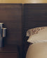 Letto Norlen con 2 comodini in impiallacciatura di noce con finitura scura e luce LED per materasso 160 x 200 cm