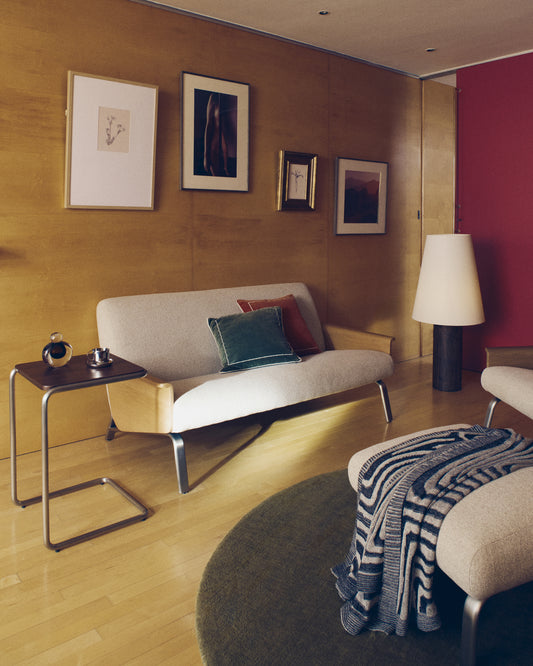 Divano Amsen 2 posti beige in compensato di rovere beige con gambe in acciaio inox spazzolato 165 cm